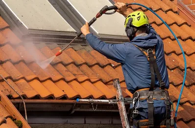 Démoussage et hydrofuge de toiture à Martel